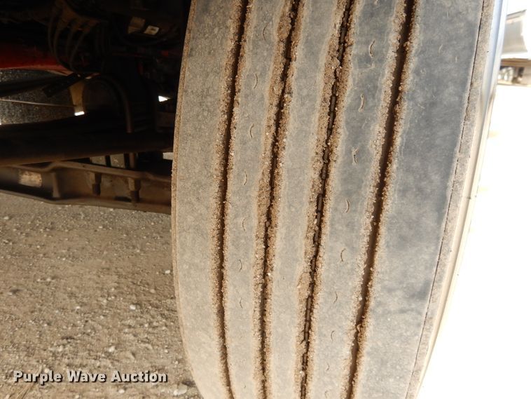 image for item DL2652 2009 Kenworth T800  semi truck