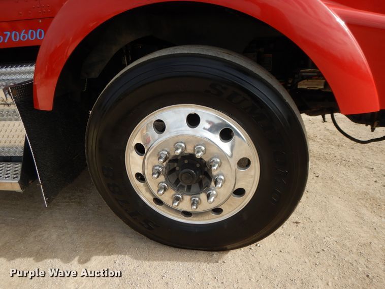 image for item DL2652 2009 Kenworth T800  semi truck