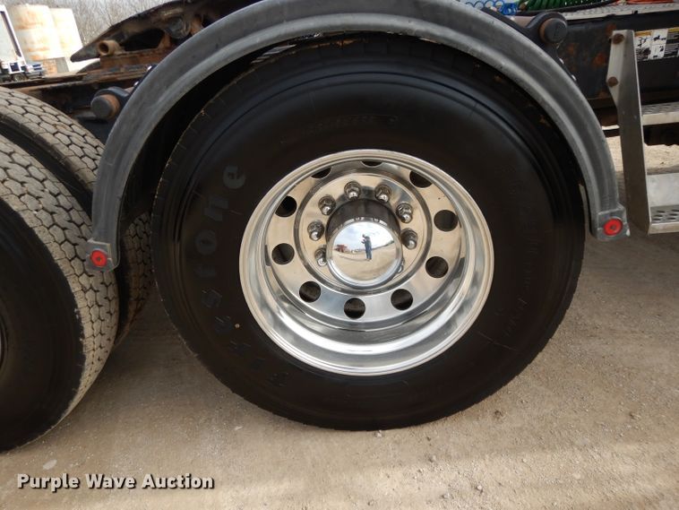 image for item DL2652 2009 Kenworth T800  semi truck