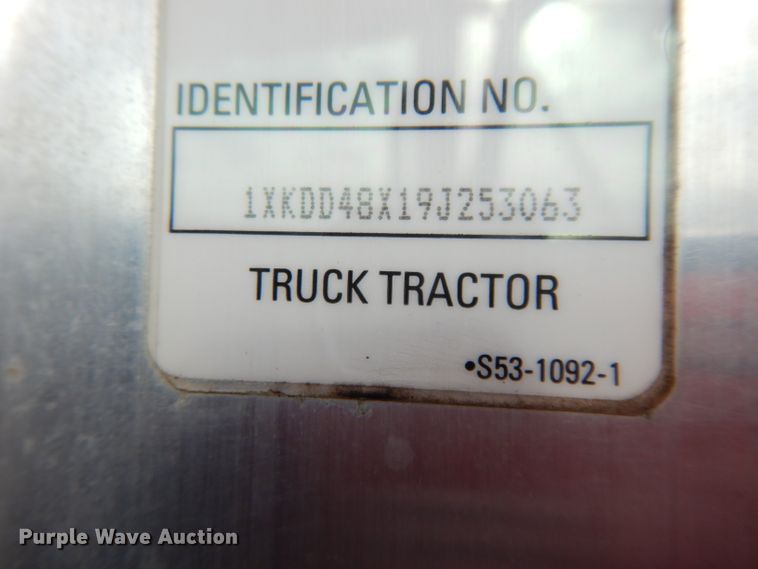 image for item DL2652 2009 Kenworth T800  semi truck