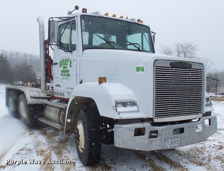 image for item DT9898 1986 Freightliner FLC  semi truck