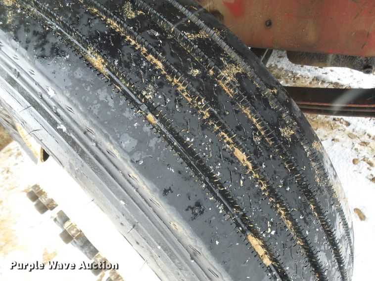 image for item DT9898 1986 Freightliner FLC  semi truck