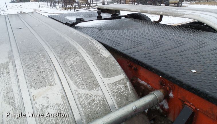 image for item DT9898 1986 Freightliner FLC  semi truck