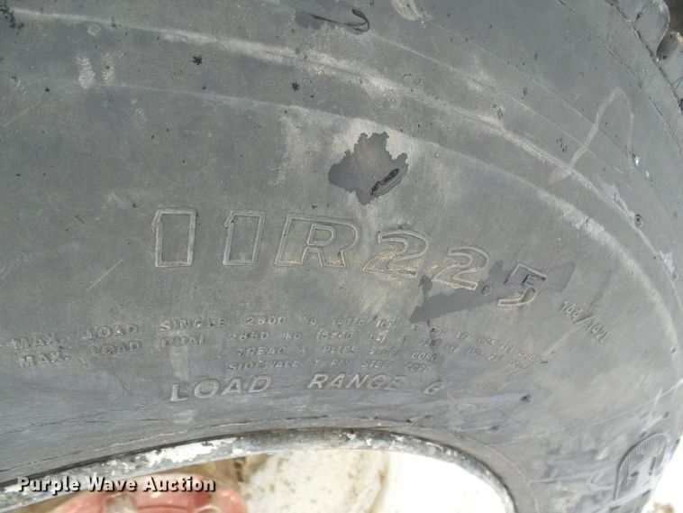 image for item DT9898 1986 Freightliner FLC  semi truck