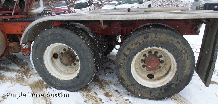 image for item DT9898 1986 Freightliner FLC  semi truck