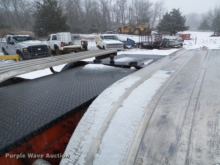 image for item DT9898 1986 Freightliner FLC  semi truck