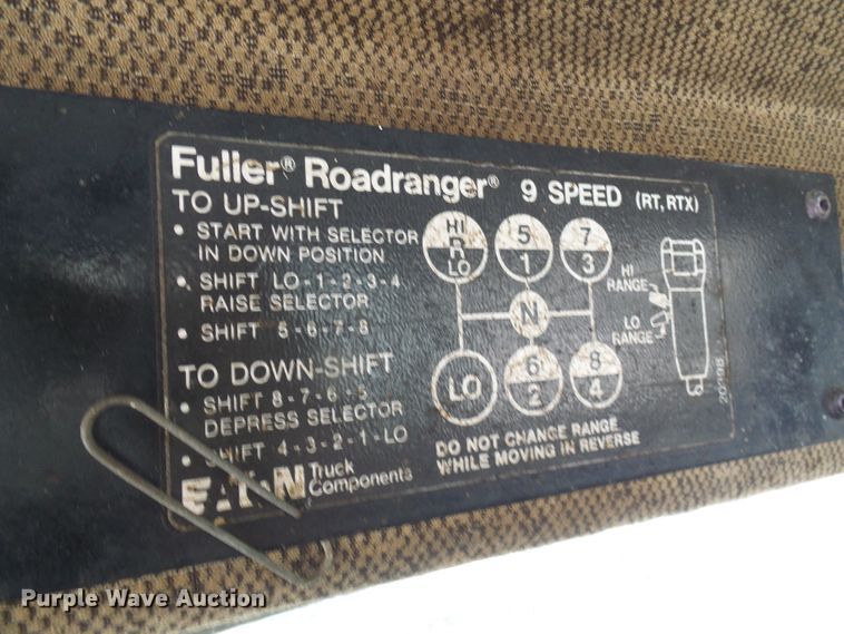 image for item DT9898 1986 Freightliner FLC  semi truck