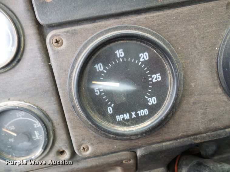 image for item DT9898 1986 Freightliner FLC  semi truck