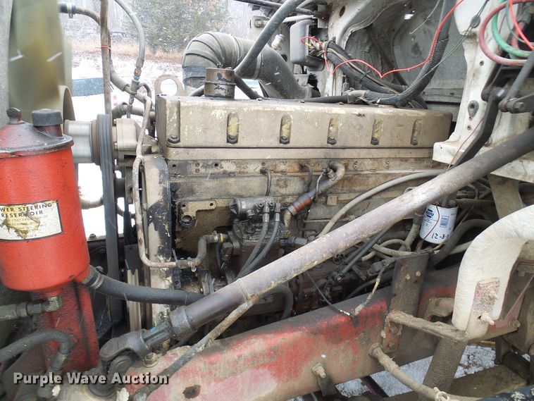 image for item DT9898 1986 Freightliner FLC  semi truck