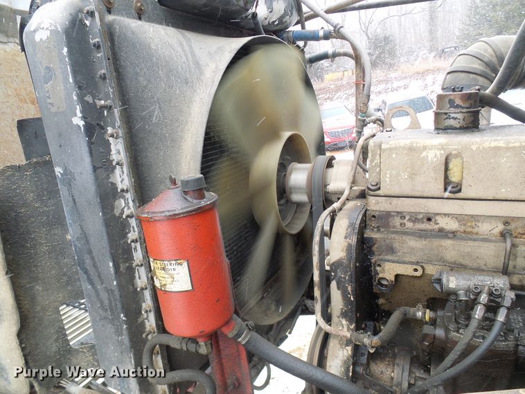 image for item DT9898 1986 Freightliner FLC  semi truck