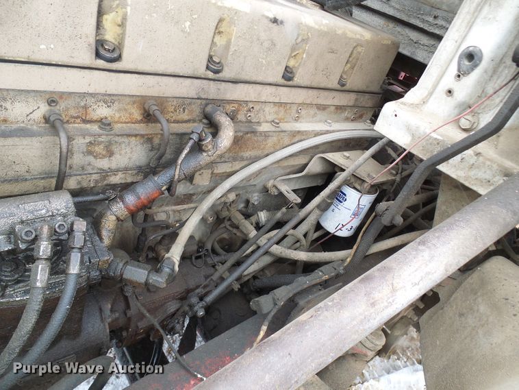 image for item DT9898 1986 Freightliner FLC  semi truck