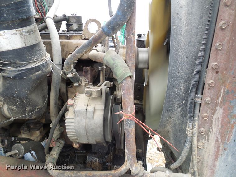 image for item DT9898 1986 Freightliner FLC  semi truck