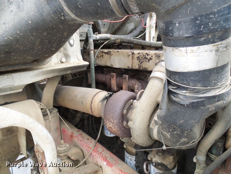 image for item DT9898 1986 Freightliner FLC  semi truck