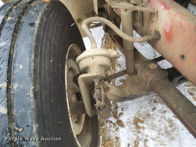 image for item DT9898 1986 Freightliner FLC  semi truck