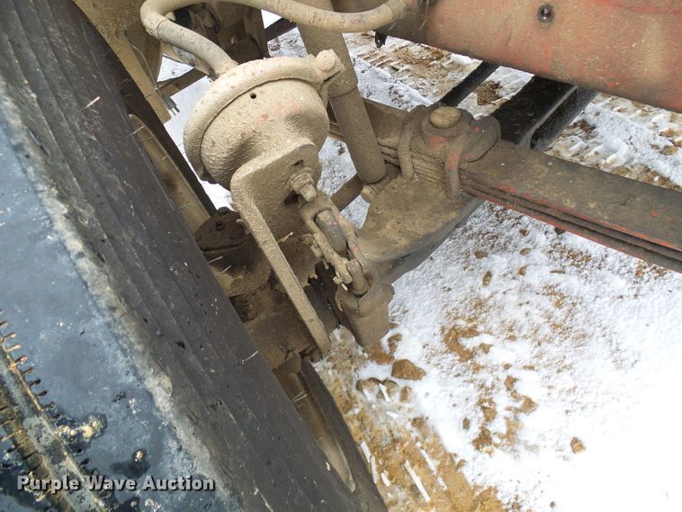 image for item DT9898 1986 Freightliner FLC  semi truck