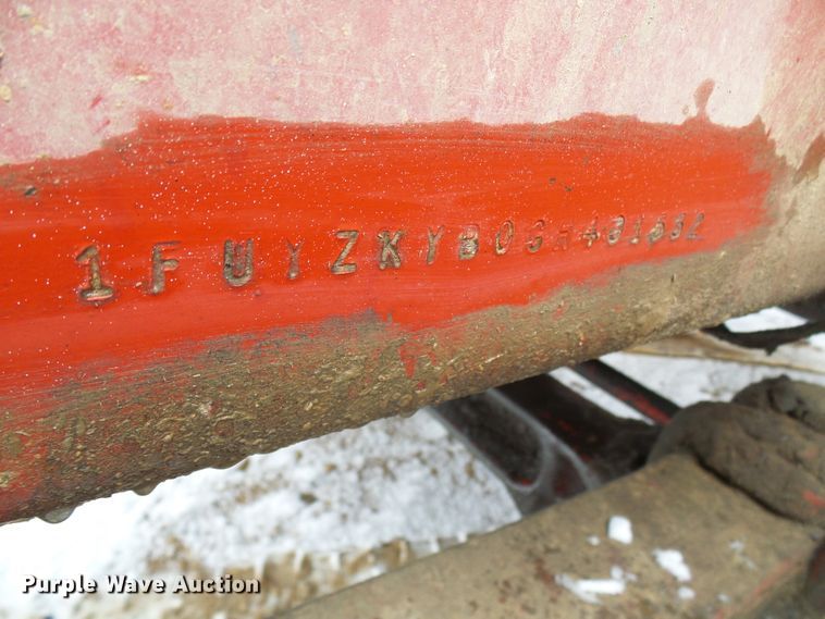 image for item DT9898 1986 Freightliner FLC  semi truck