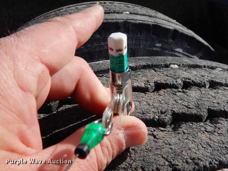 image for item GG9289 1999 Fontaine Ram 50  lowboy equipment trailer