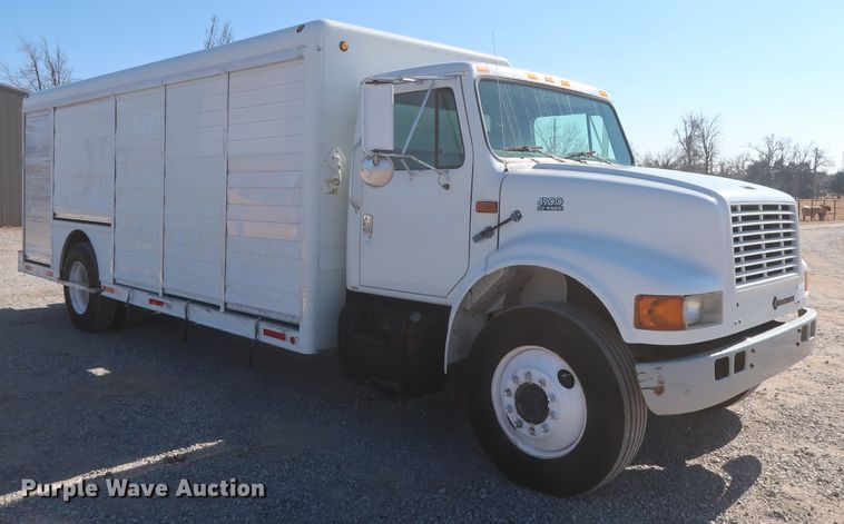 image for item HK9648 2000 International 4900  delivery truck