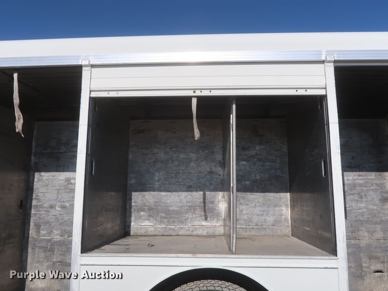 image for item HK9648 2000 International 4900  delivery truck