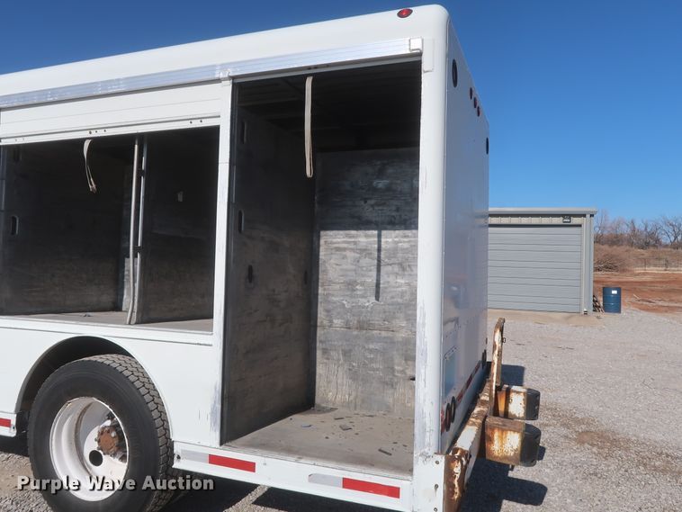 image for item HK9648 2000 International 4900  delivery truck