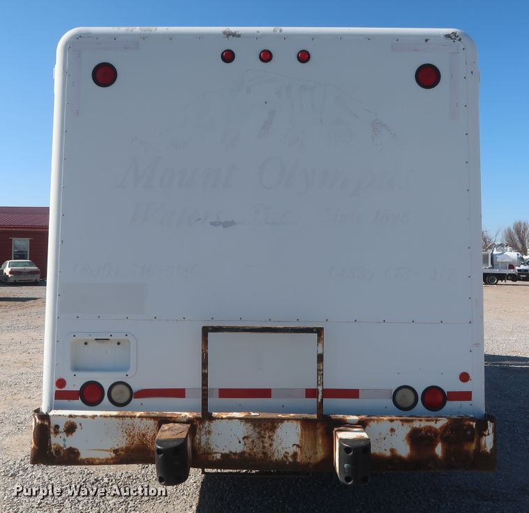 image for item HK9648 2000 International 4900  delivery truck