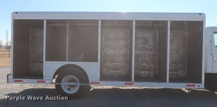 image for item HK9648 2000 International 4900  delivery truck