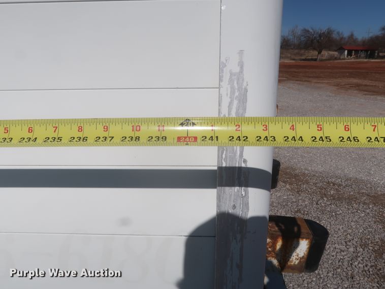 image for item HK9648 2000 International 4900  delivery truck