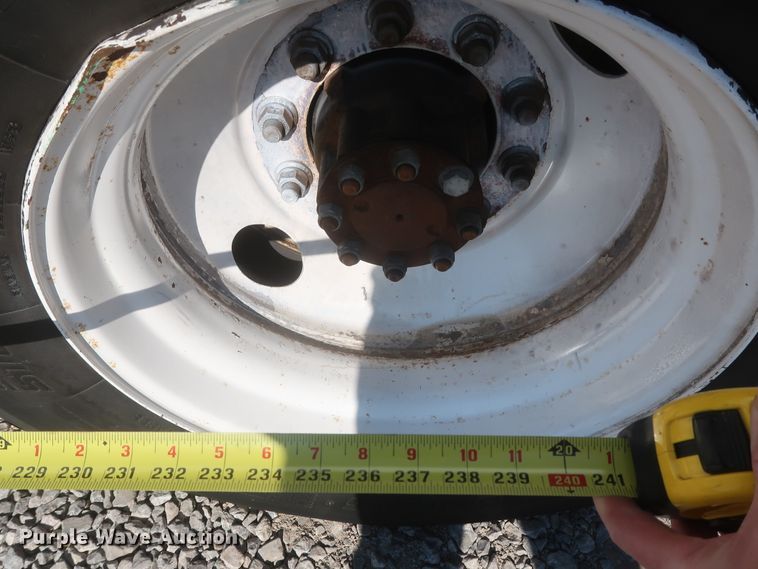 image for item HK9648 2000 International 4900  delivery truck