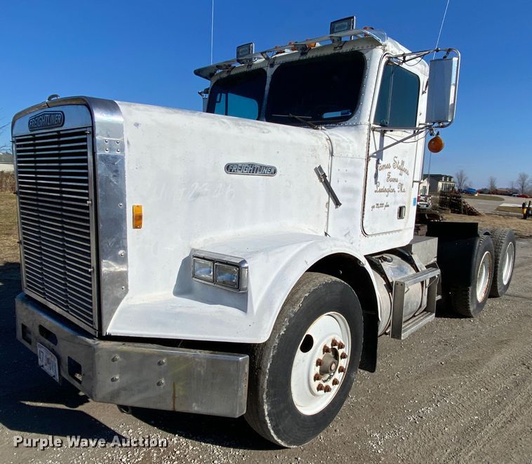 image for item HR9318 1986 Freightliner FLC  semi truck