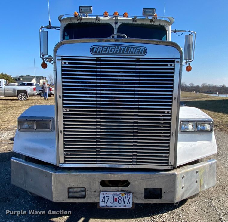 image for item HR9318 1986 Freightliner FLC  semi truck