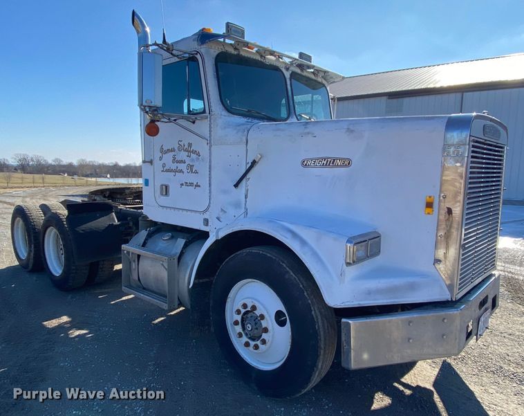 image for item HR9318 1986 Freightliner FLC  semi truck