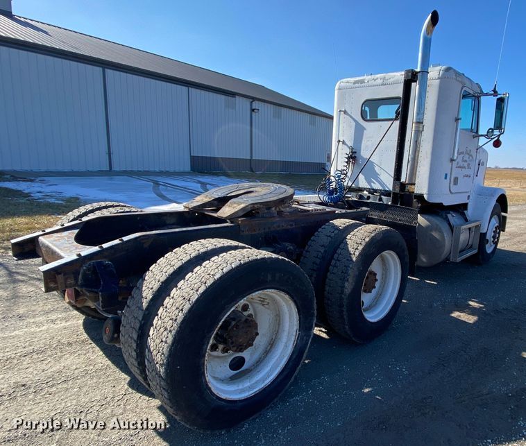 image for item HR9318 1986 Freightliner FLC  semi truck