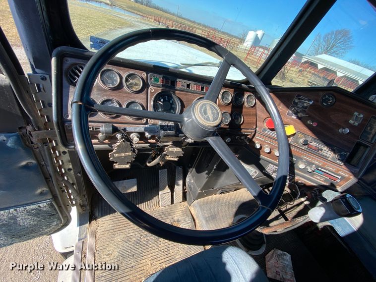 image for item HR9318 1986 Freightliner FLC  semi truck