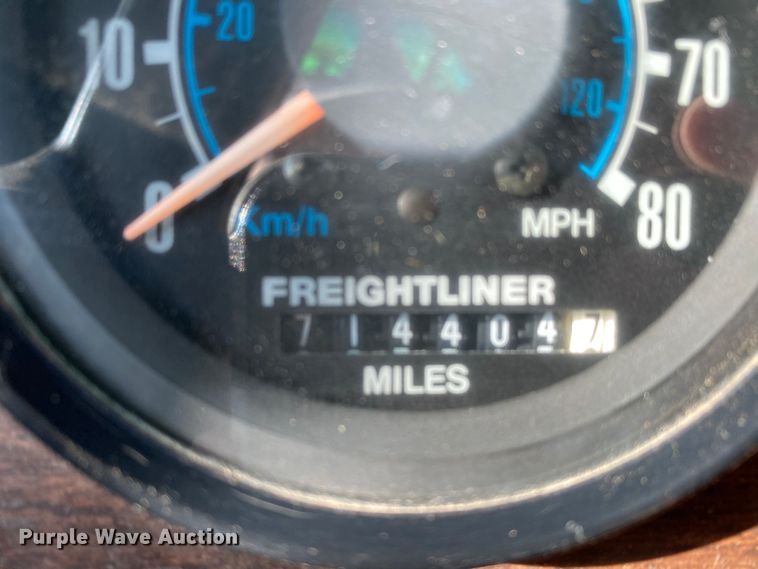 image for item HR9318 1986 Freightliner FLC  semi truck