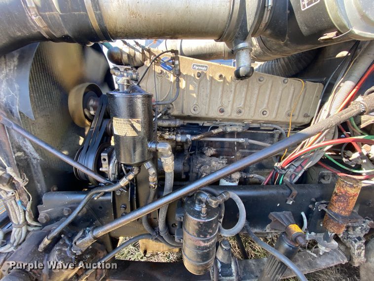 image for item HR9318 1986 Freightliner FLC  semi truck