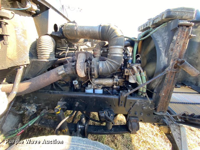 image for item HR9318 1986 Freightliner FLC  semi truck