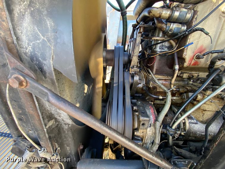 image for item HR9318 1986 Freightliner FLC  semi truck