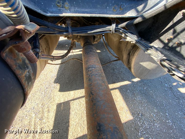 image for item HR9318 1986 Freightliner FLC  semi truck