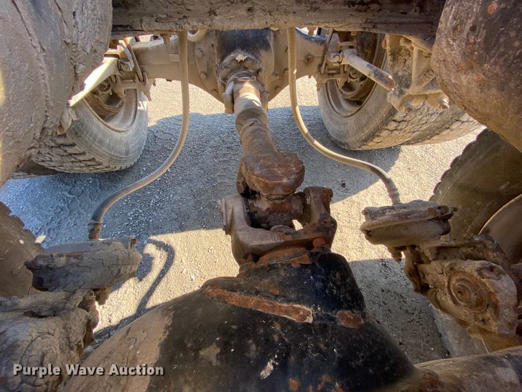 image for item HR9318 1986 Freightliner FLC  semi truck