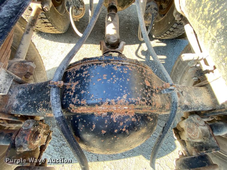 image for item HR9318 1986 Freightliner FLC  semi truck