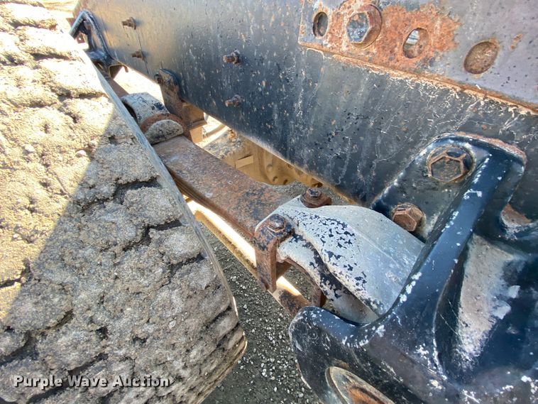 image for item HR9318 1986 Freightliner FLC  semi truck