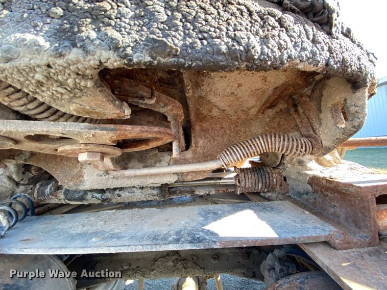 image for item HR9318 1986 Freightliner FLC  semi truck