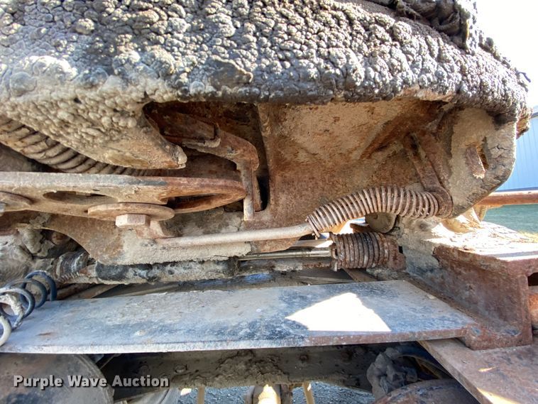 image for item HR9318 1986 Freightliner FLC  semi truck