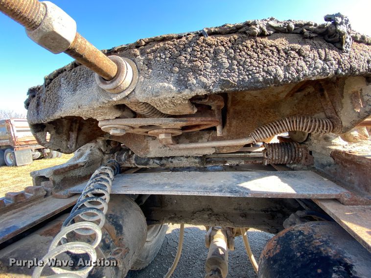 image for item HR9318 1986 Freightliner FLC  semi truck