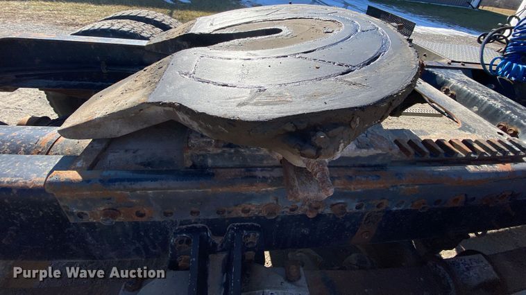 image for item HR9318 1986 Freightliner FLC  semi truck