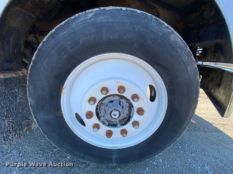 image for item HR9318 1986 Freightliner FLC  semi truck