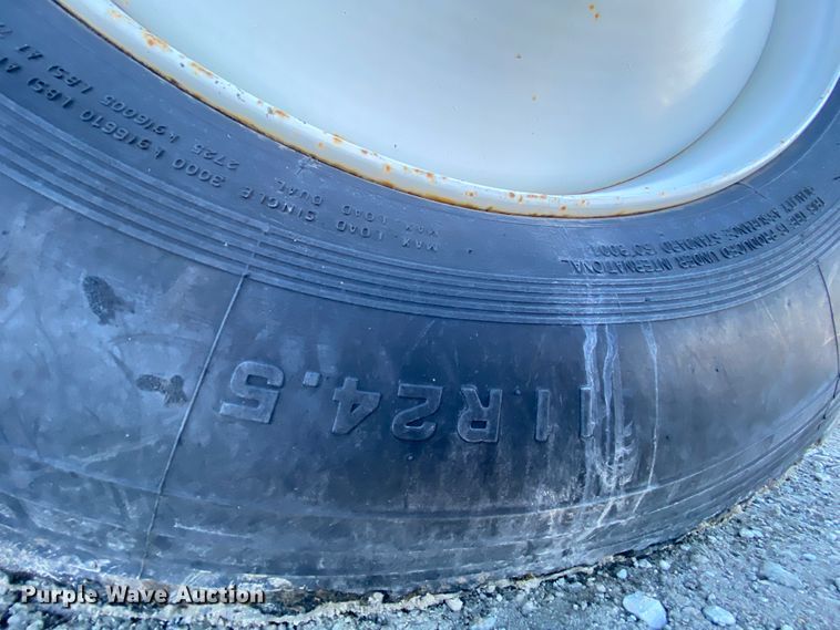 image for item HR9318 1986 Freightliner FLC  semi truck