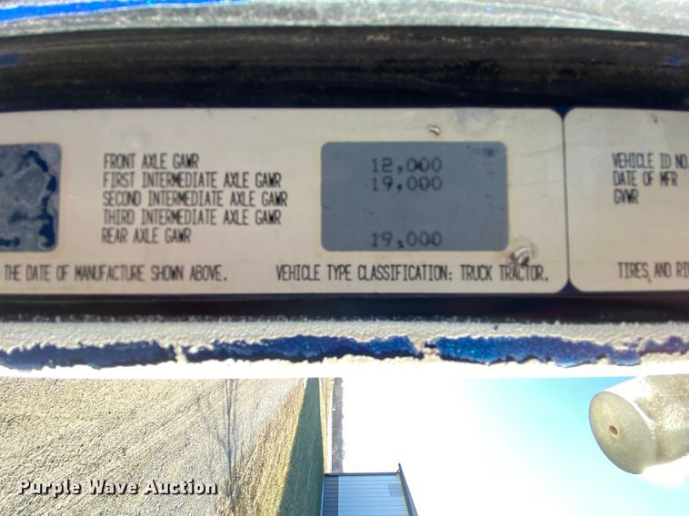 image for item HR9318 1986 Freightliner FLC  semi truck