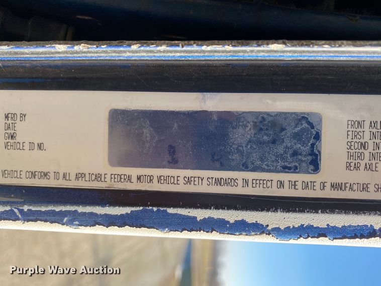 image for item HR9318 1986 Freightliner FLC  semi truck