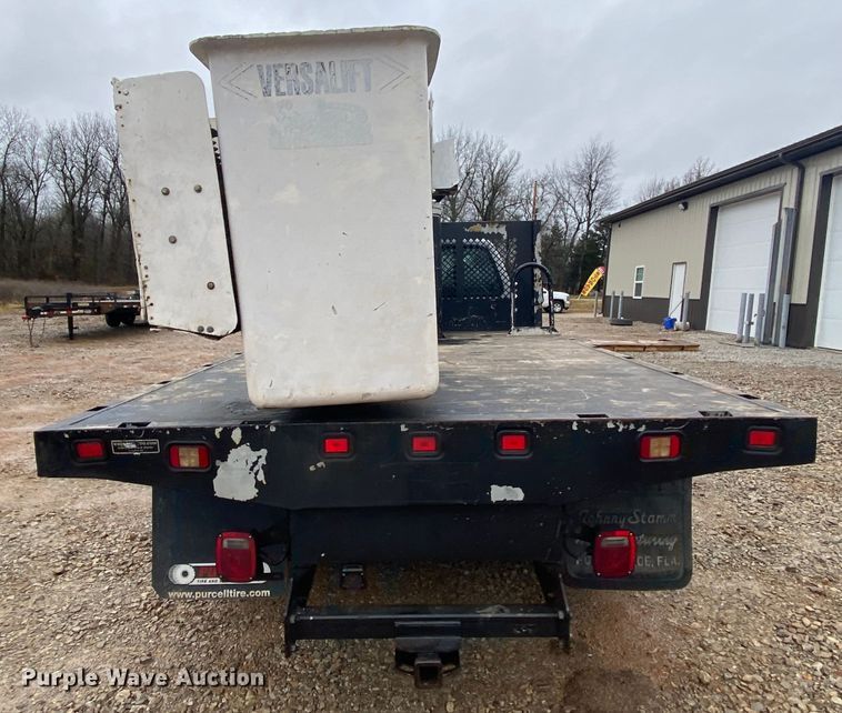 image for item HR9358 2005 Ford F550 XL Super Duty  bucket truck